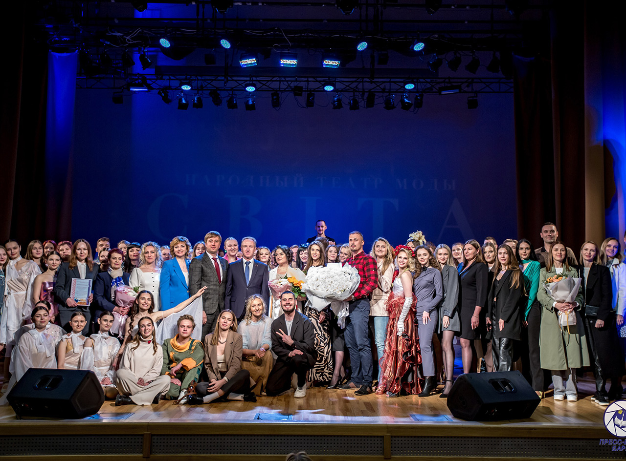 У народного театра моды «Свита» отдела культуры и творчества состоялся юбилейный концерт, в честь 25-летия театра