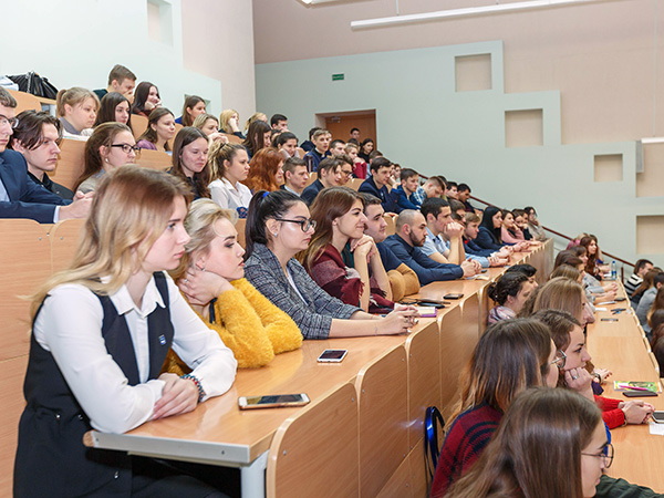 Встреча председателя Барановичского горисполкома Ю.А.Громаковского со студентами состоялась в БарГУ