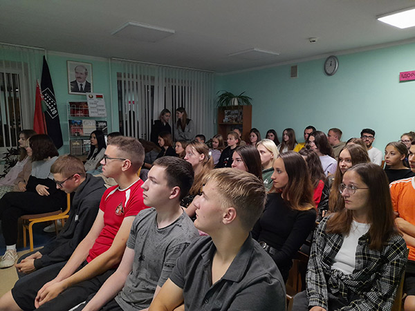 В общежитии по ул. Уборевича, 20 организован литературный вечер «Роднага слова сэрцам краніся»