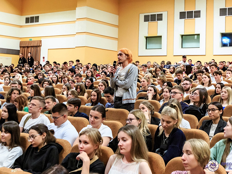 Открытый диалог для первокурсников «Студент, в БарГУ всё для тебя! 