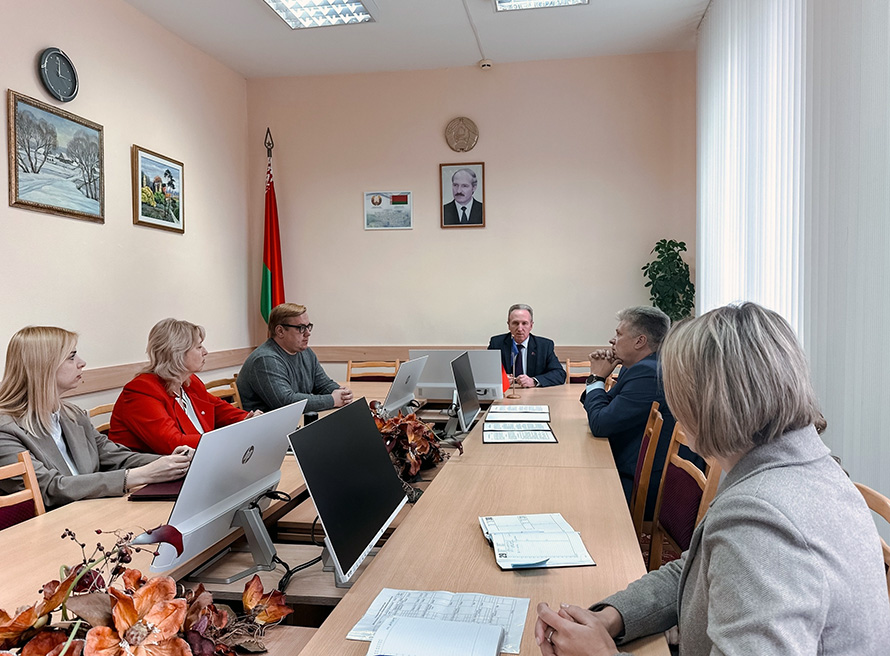 Подписание договоров о сетевой подготовке педагогических и экономических классов
