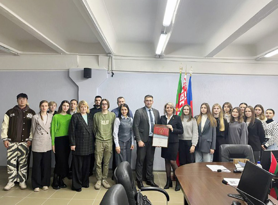 Молодые учёные и студенты БарГУ посетили ОАО «Барановичское производственное хлопчатобумажное объединение»