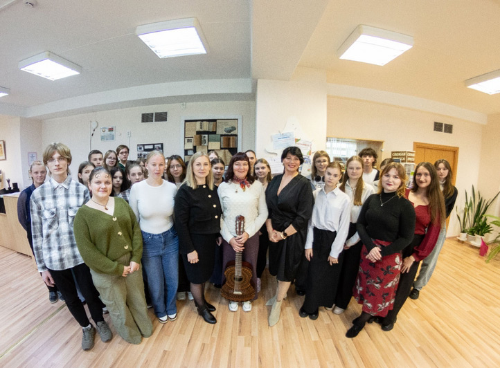 Заседание литературного объединения «Поэтический портал» в рамках Недели родительской любви
