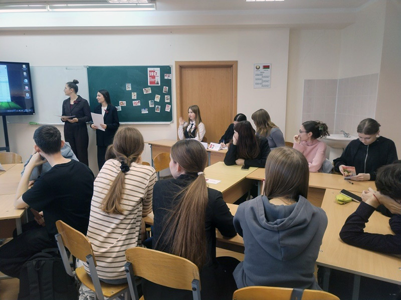 Викторина «Красный день календаря» на лингвистическом факультете