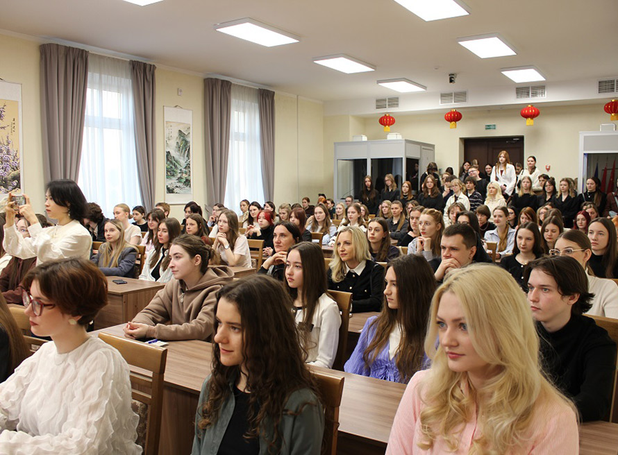 Студентка лингвистического факультета стала лучшей среди представителей Брестской области на IX Белорусской студенческой Олимпиаде по китайскому языку